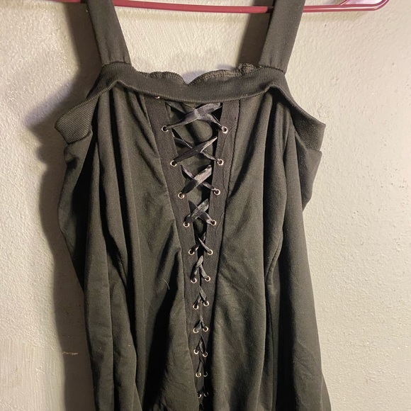 O RIYA XUAN BATMAN BACK LACE LONG SLEEVE - Picture 5 of 8